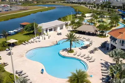 an aerial view of the pool at the resort at Casa 4Q Storey Lake c/ Piscina e Mickey in Kissimmee