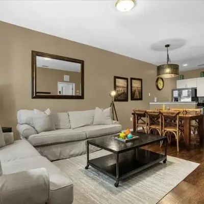 3 Bedrooms 2 Bathrooms Lucaya Village townhouse