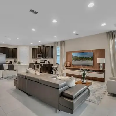 5 Bedrooms 5