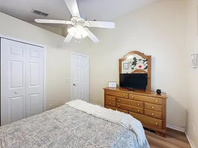 Gallery image of Incredible 4 bed Pool Spa Home, Minutes to Disney villa in Orlando