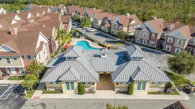 an aerial view of a residential neighborhood with a house at Townhome 4Q em Summerville Resort – Orlando in Orlando