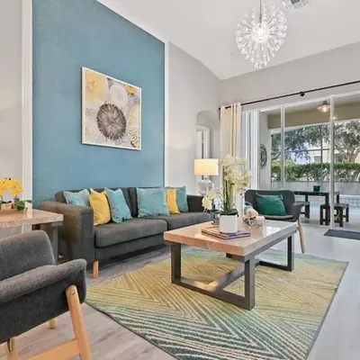 Finest renovated w Pool
