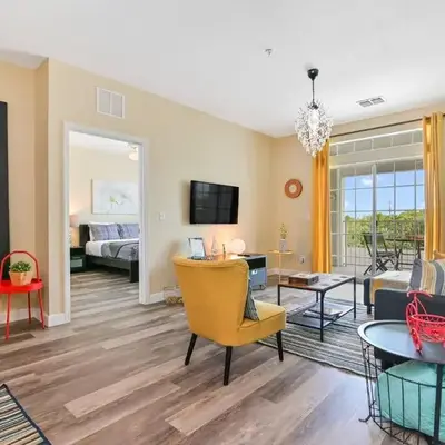 SPECTACULAR CONDO only 4 Miles to Disney!
