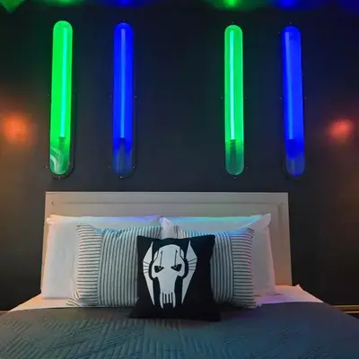 New Modern STAR WARS Villa Only 3 Miles 2 Disney w VR's
