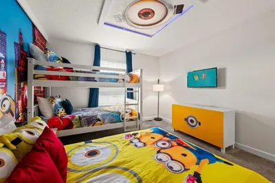 a bedroom with two bunk beds and a ceiling at Chic Resort Getaway – 15 Min to Disney in Kissimmee