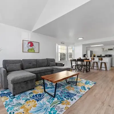 Bright Ground Floor Condo Minutes to Parks