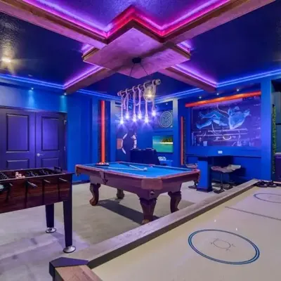 9 Bedroom With Everything For Happiness! home