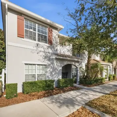 Cozy 5 Bedrooms and 4 Bathrooms At Storey Lake