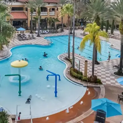 10 Mins To Disney NO FEES Heated Pool & Hot Tub