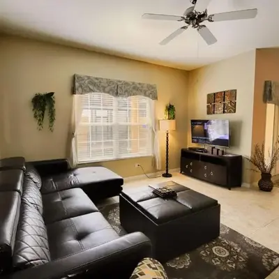 8960 Paradise Palms