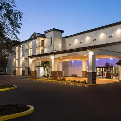 Mai Hana Hotel and Suites I Drive-Theme Parks