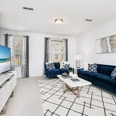 Updated Vista Cay Townhome