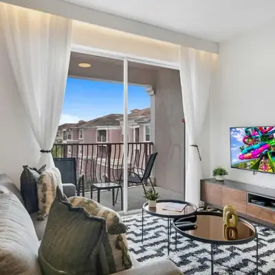Updated Condo Near Conv Ctr