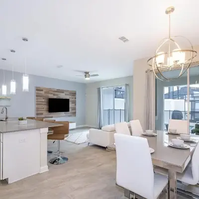4809AM TOWNHOUSE 4 BEDROOMS & 3 BATHROOMS + POOL
