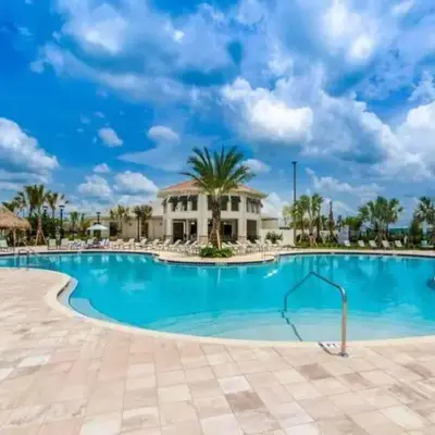 Beautiful apartment in lux Storey Lake community 10 miles to Disney!