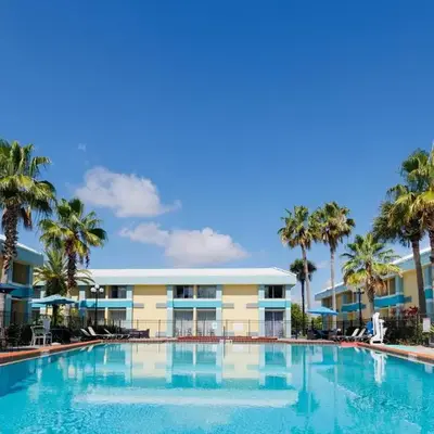 Garnet Inn & Suites