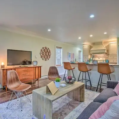 16 Mi to Disney Cottage with Deck in Winter Garden