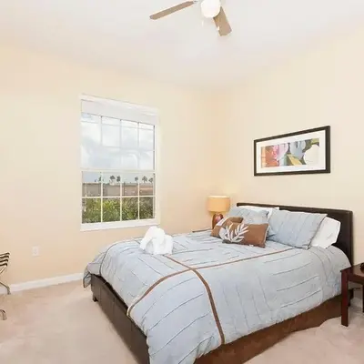 2Br 2Bath Condo Balcony 5min Conv Center 1496ft