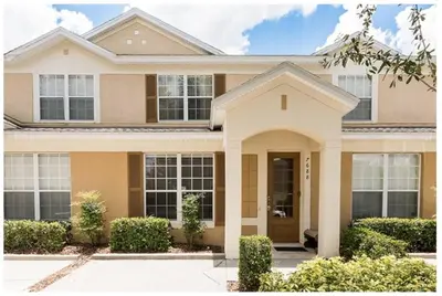 a large house with at 3 BR 2 Miles to Disney, pool, free WiFi and more townhouse in Orlando