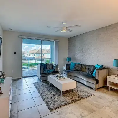 Luxury Brand NEW 2 bedroom apt near DISNEY!