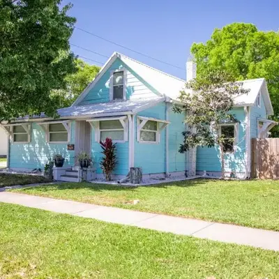 Family Home with Private Pool Yard Only 24 Mi to Disney
