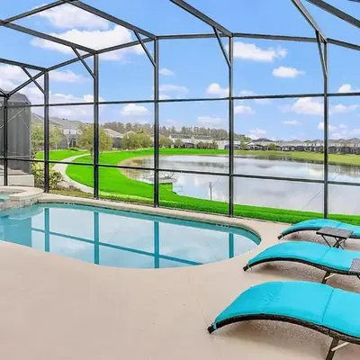 6BR Luxury Home w Pool Hot Tub and Games room