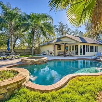 Walk to Lake Stunning Central Florida Home!
